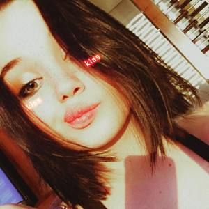 Meet your Posher, Madeline